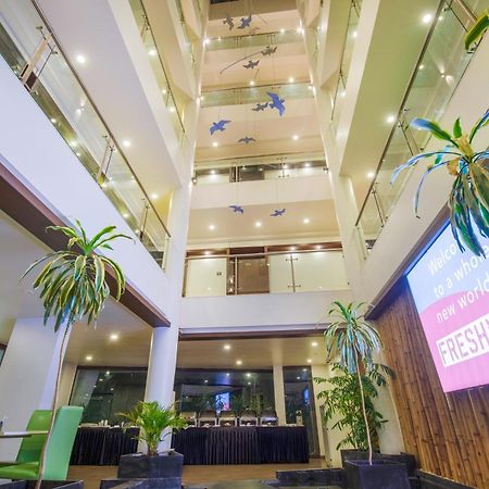 Hotel Mint Montvert, Baner Pune Eksteriør billede