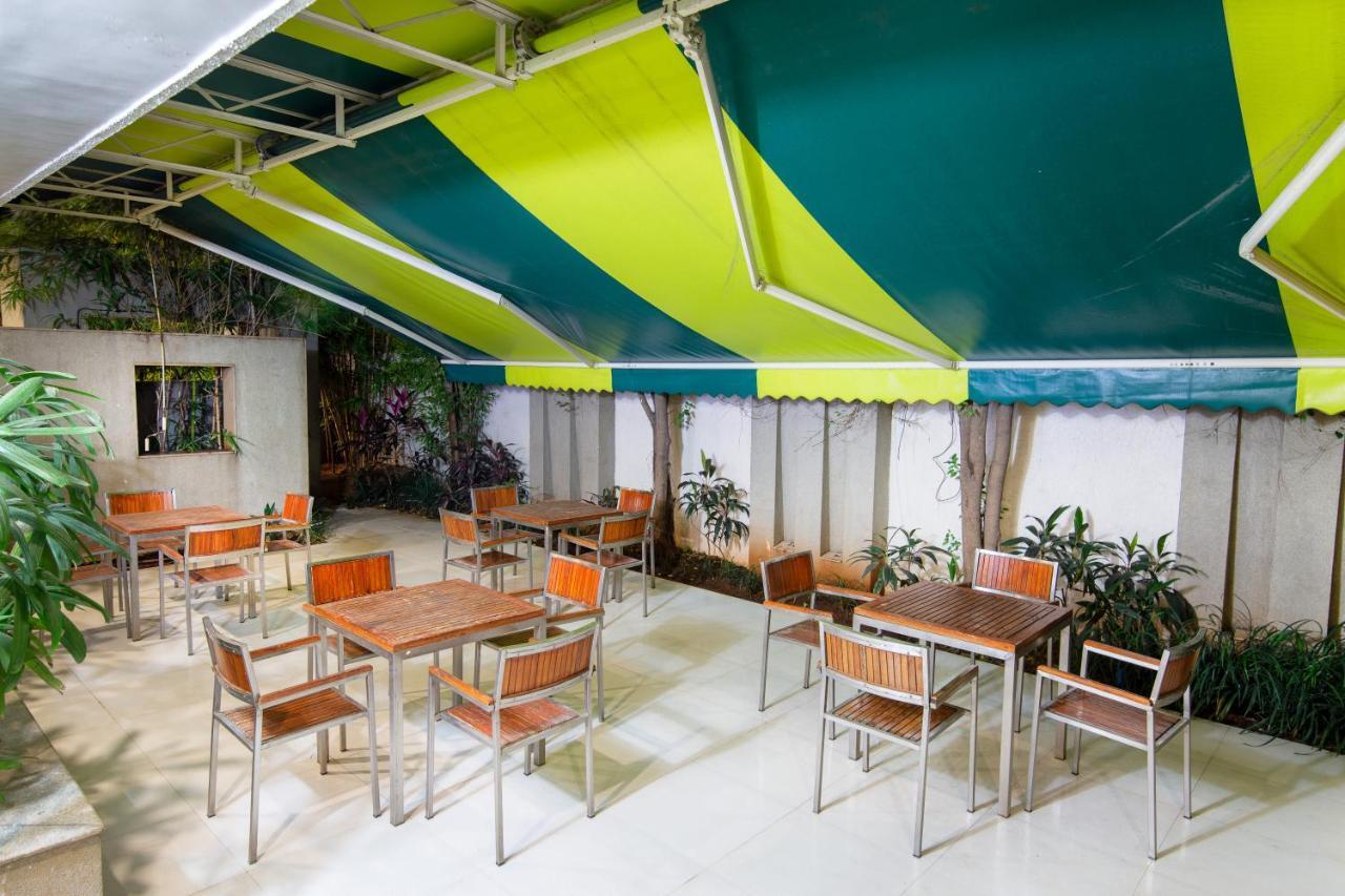 Hotel Mint Montvert, Baner Pune Eksteriør billede